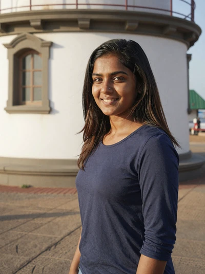 Nethmi, 28, from Galle - educated Sri Lankan woman seeking serious intercultural relationship