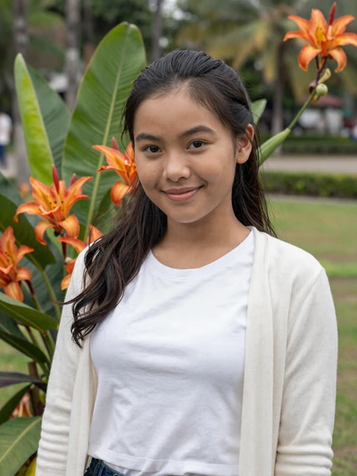Su Myat, 24, from Naypyidaw - young Burmese woman open to intercultural dating
