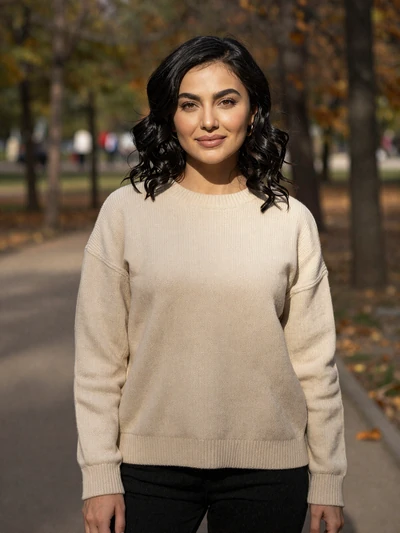 Gulshat, 29, from Mary - educated Turkmen woman looking for meaningful connection online